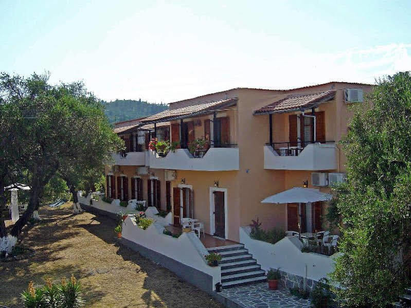 Reggis Apartments Dassia  Extérieur photo
